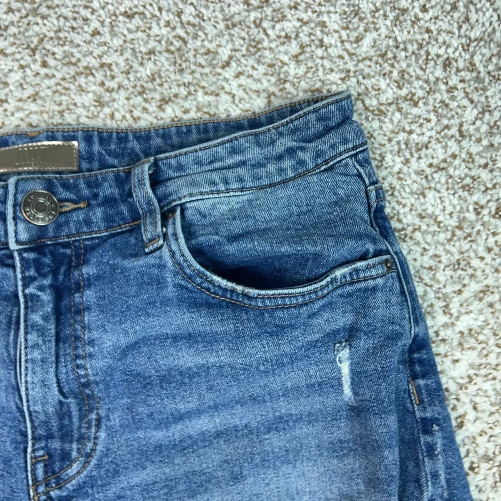 KUT from the Kloth Shorts Womens 8 Blue Jane Casual Distressed Long Jean Denim